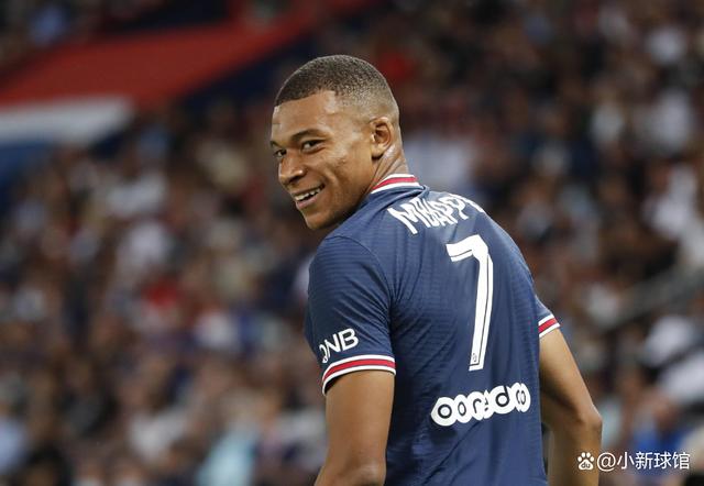 半岛体育app-姆巴佩在G2比赛中赛况扑朔迷离，大胜引发热议！的简单介绍-半岛体育app