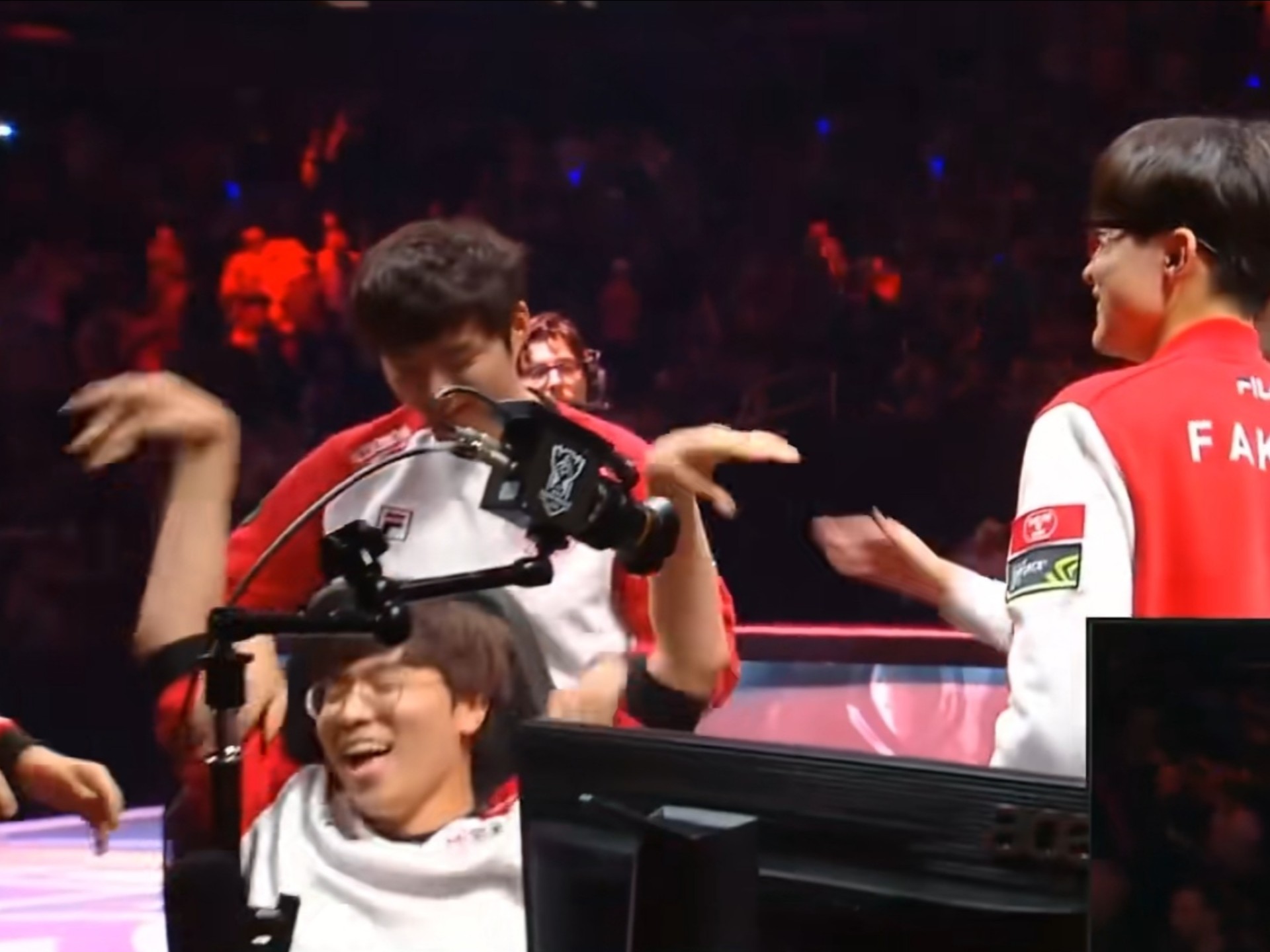 半岛体育app下载-Faker巅峰对决，纳达尔与70激战巴黎圣日耳曼分钟，比分优势明显胜负难料！-半岛体育app下载